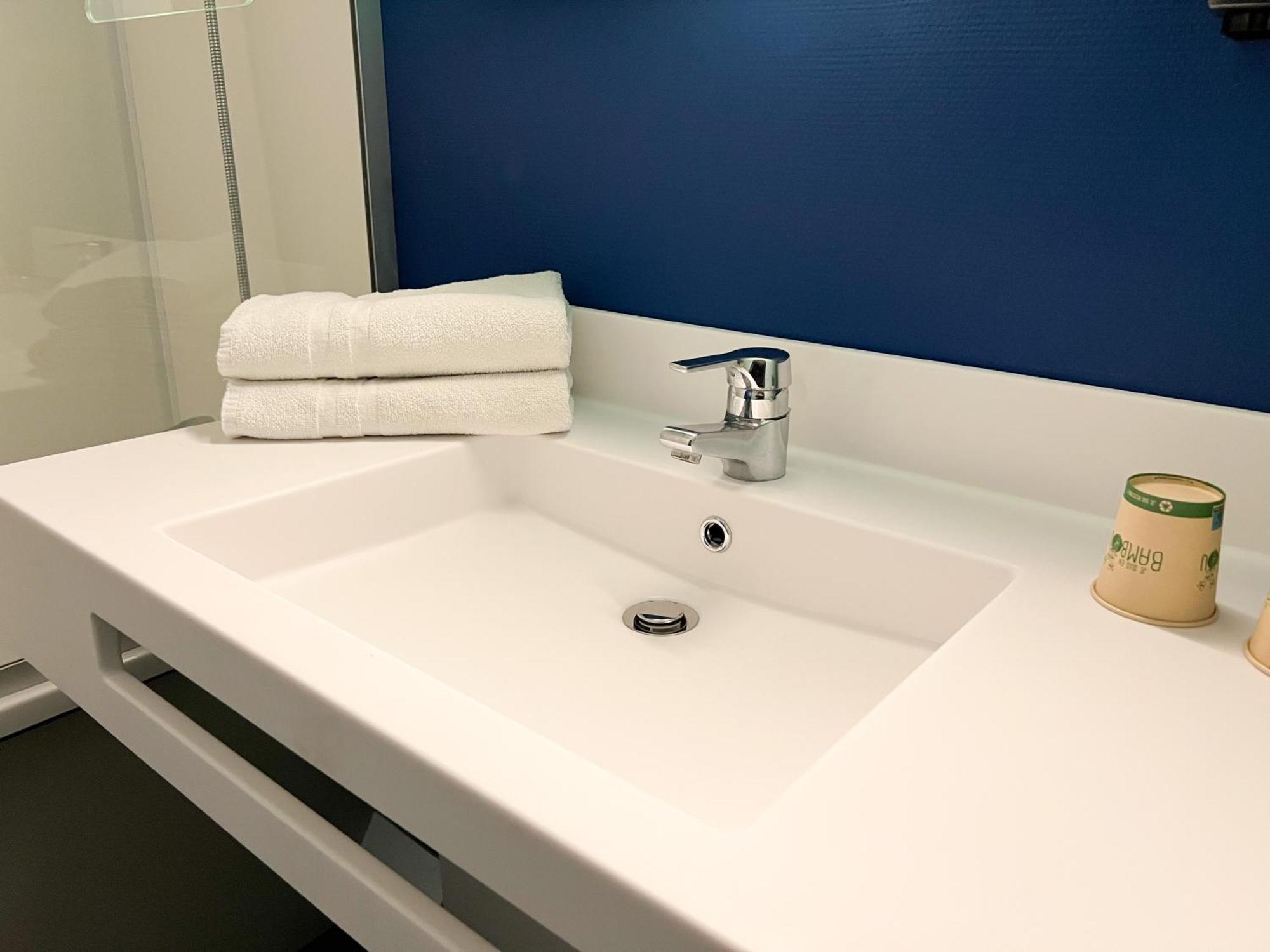 Ibis Budget Saint Christol Les Ales מראה חיצוני תמונה