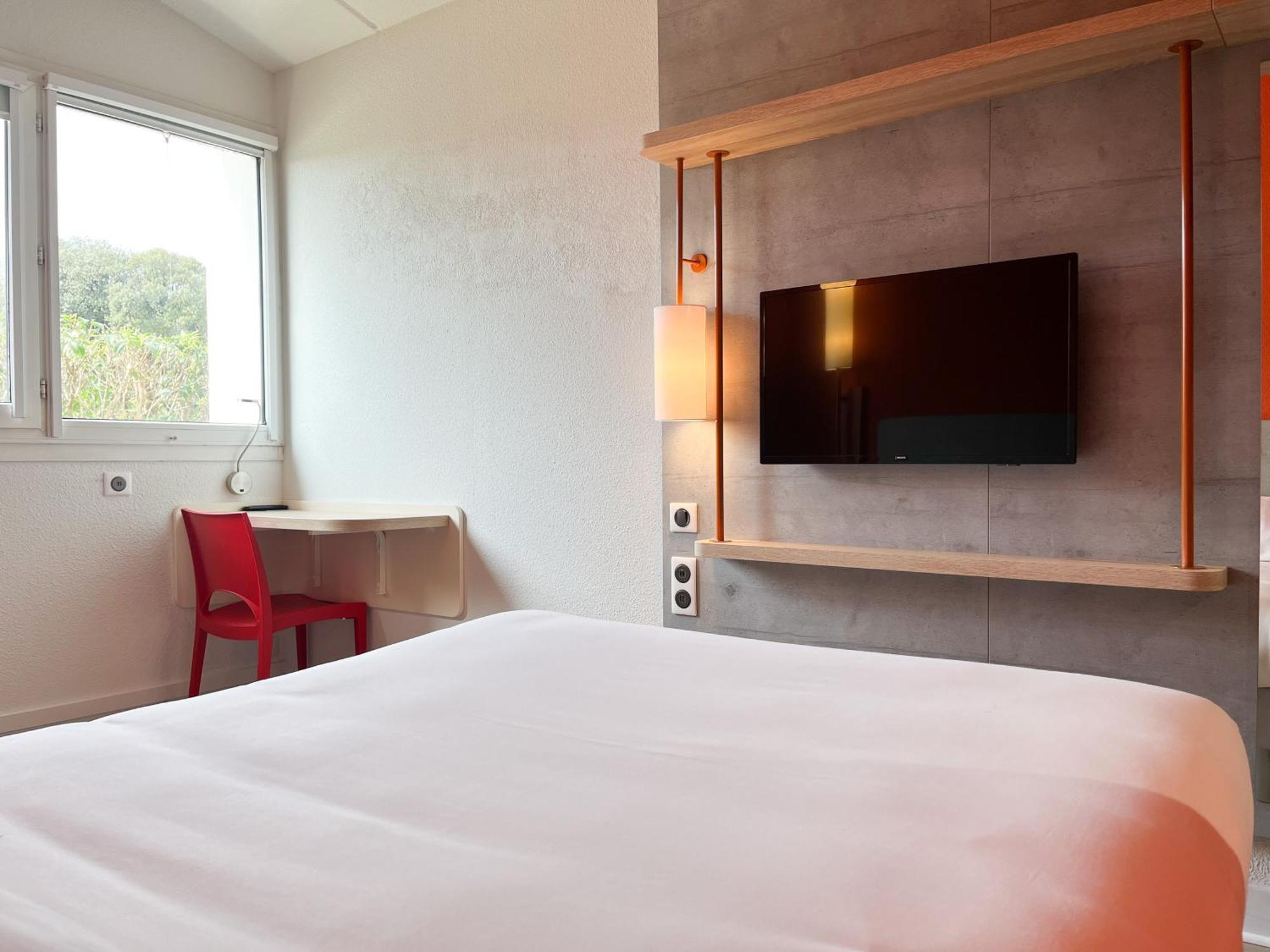 Ibis Budget Saint Christol Les Ales מראה חיצוני תמונה