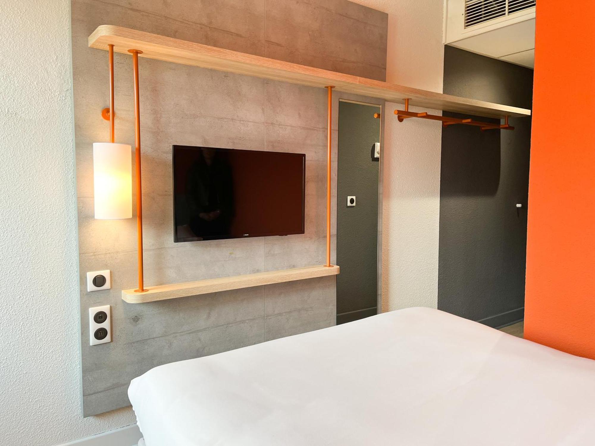 Ibis Budget Saint Christol Les Ales מראה חיצוני תמונה