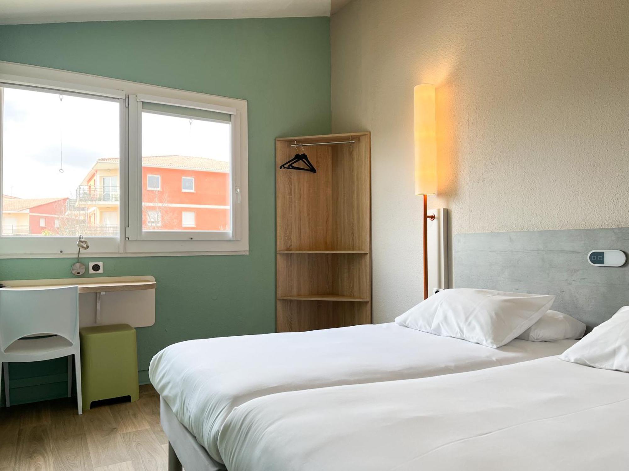 Ibis Budget Saint Christol Les Ales מראה חיצוני תמונה