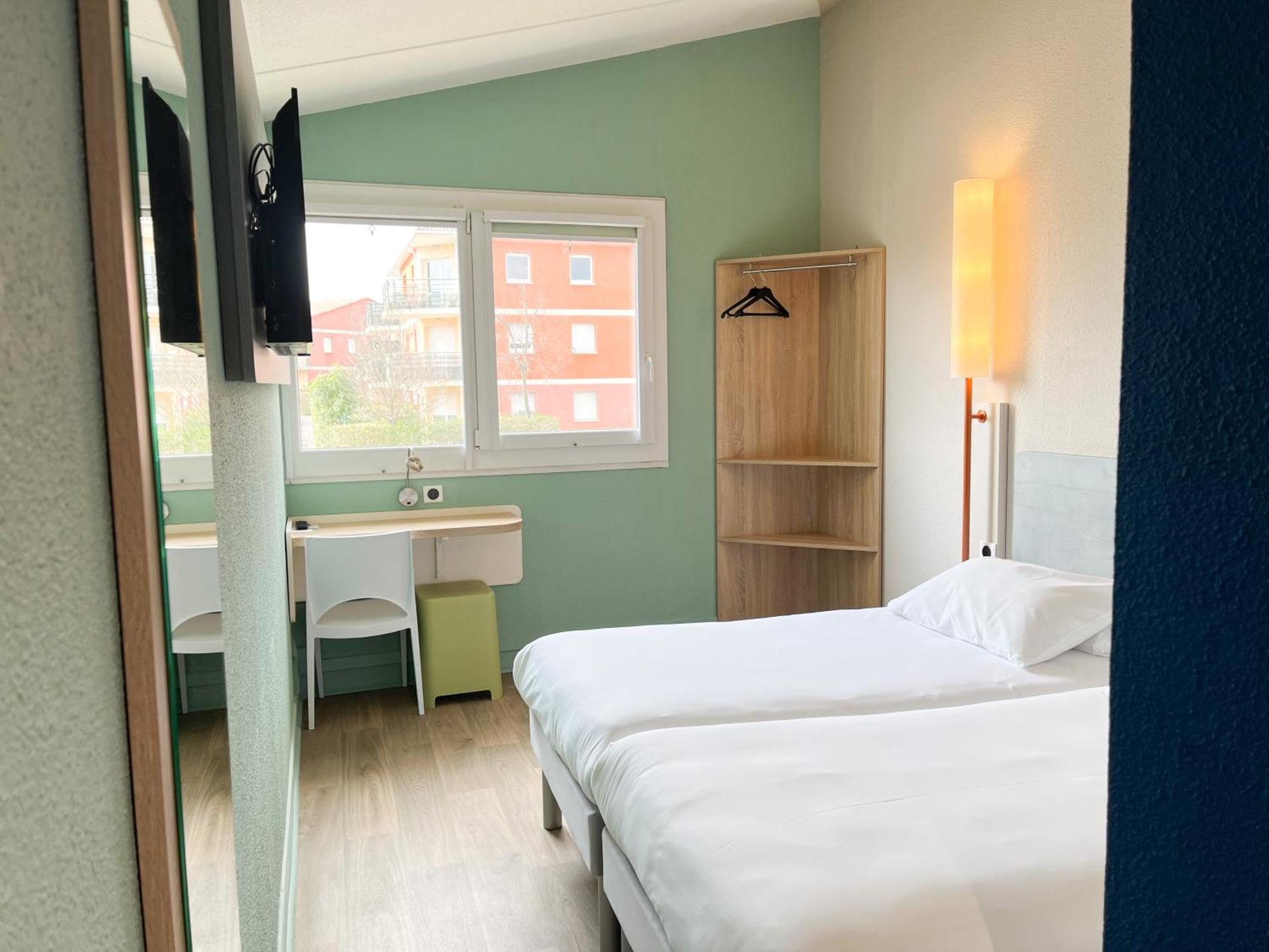 Ibis Budget Saint Christol Les Ales מראה חיצוני תמונה