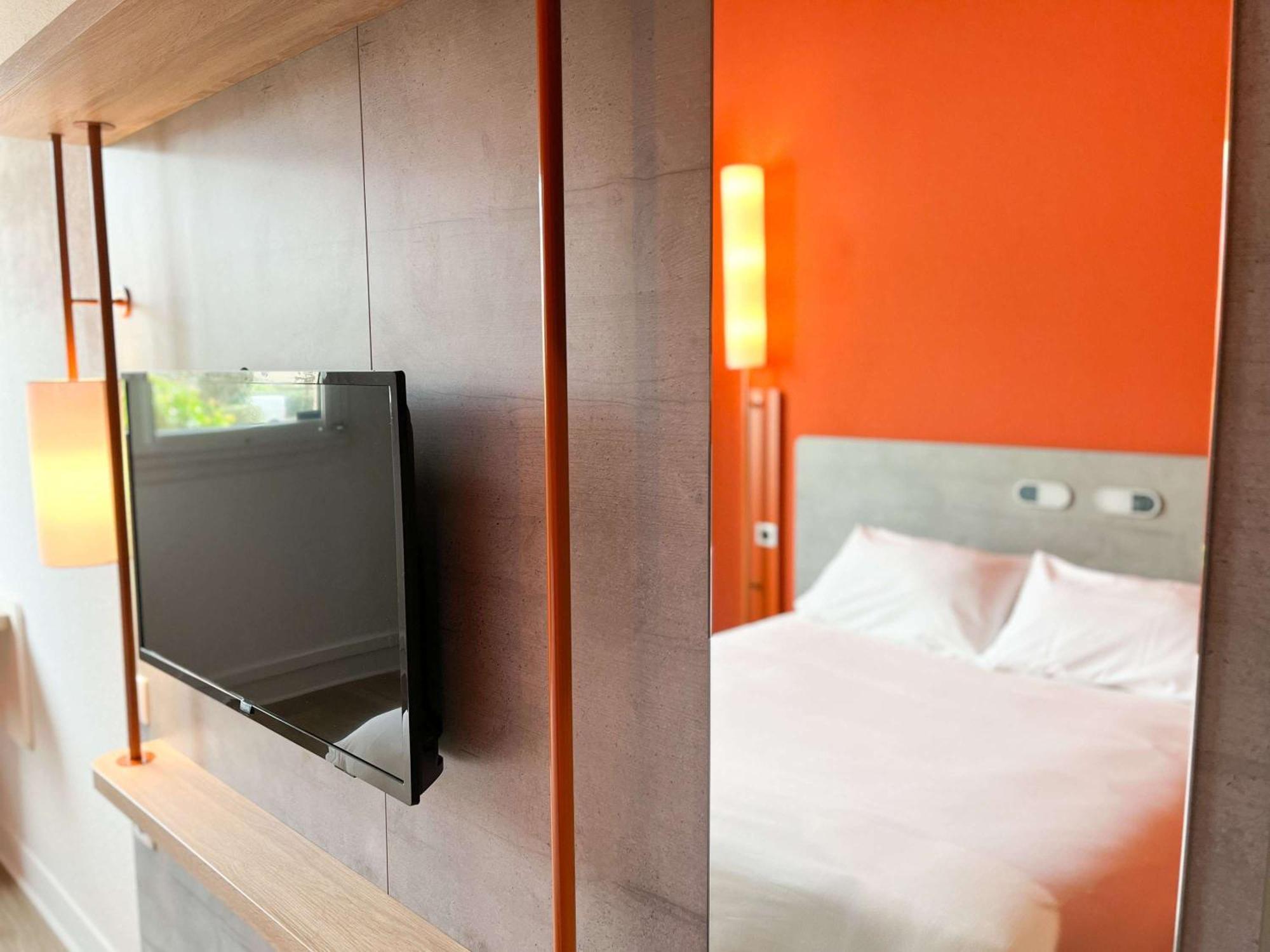 Ibis Budget Saint Christol Les Ales מראה חיצוני תמונה