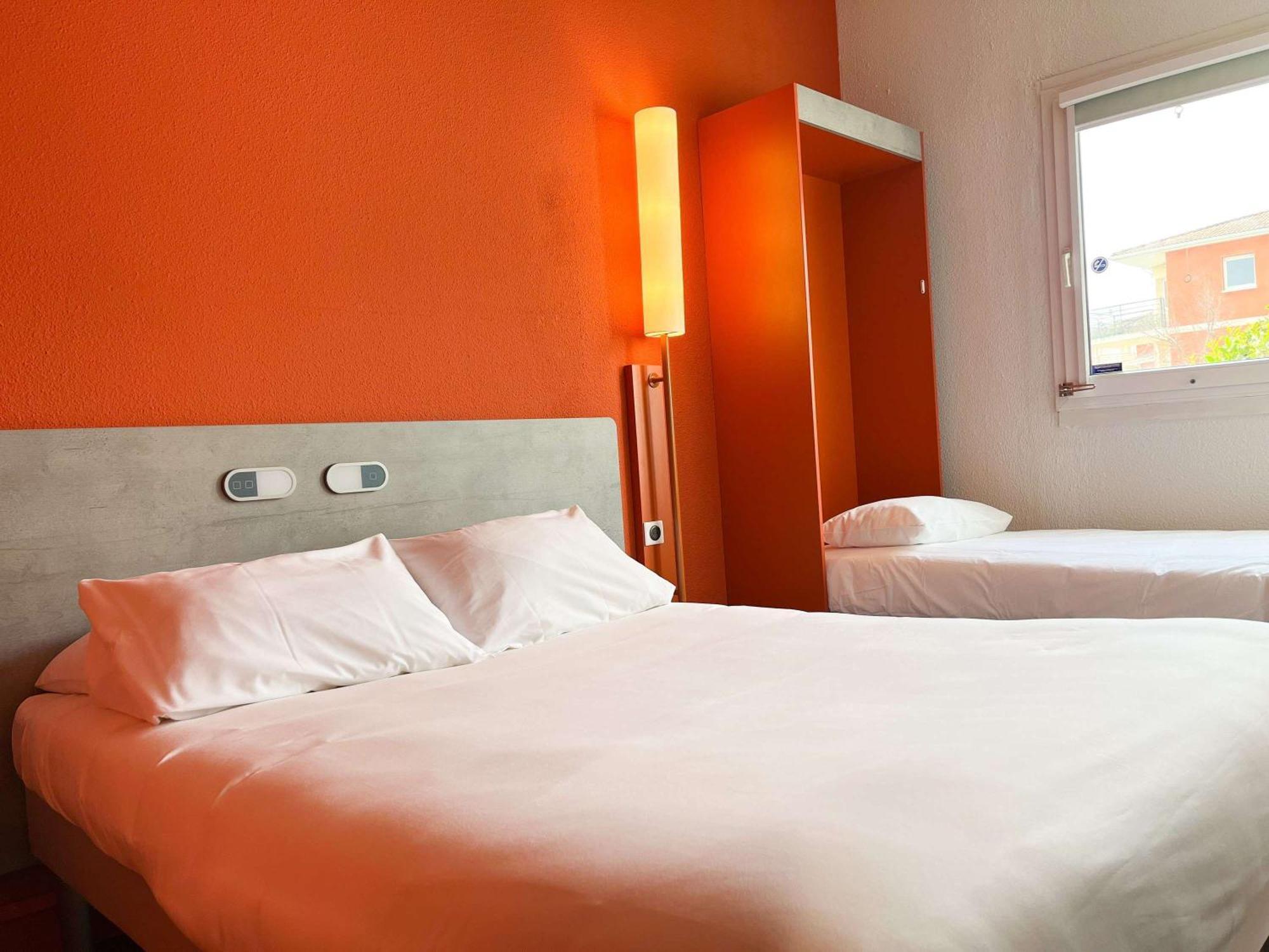 Ibis Budget Saint Christol Les Ales מראה חיצוני תמונה