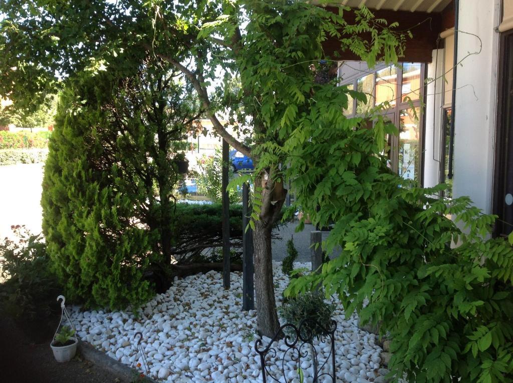 Ibis Budget Saint Christol Les Ales מראה חיצוני תמונה