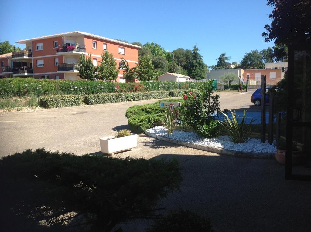 Ibis Budget Saint Christol Les Ales מראה חיצוני תמונה
