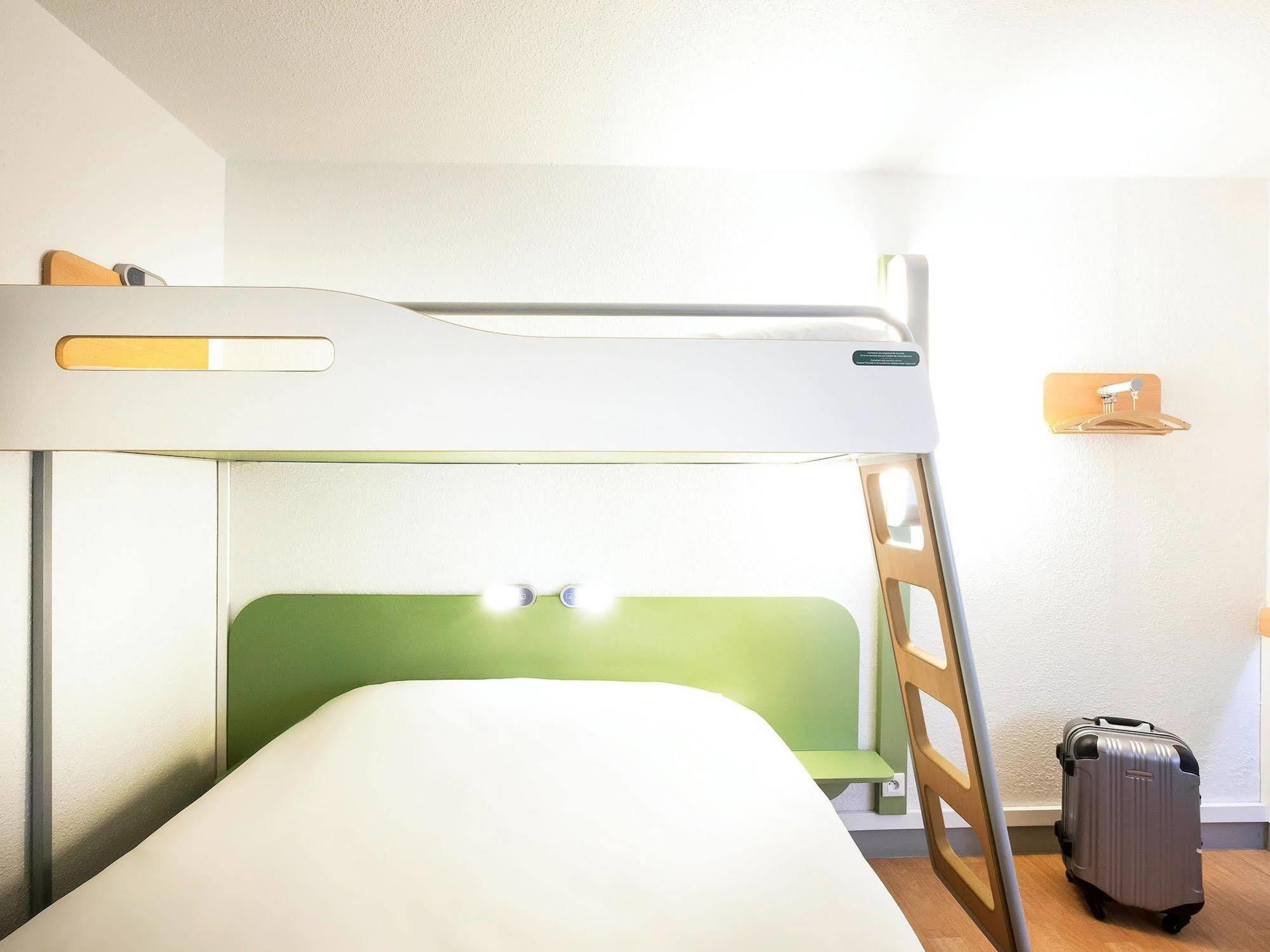 Ibis Budget Saint Christol Les Ales מראה חיצוני תמונה