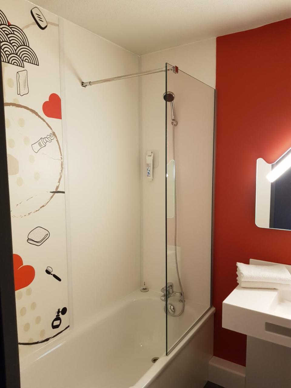Ibis Budget Saint Christol Les Ales מראה חיצוני תמונה