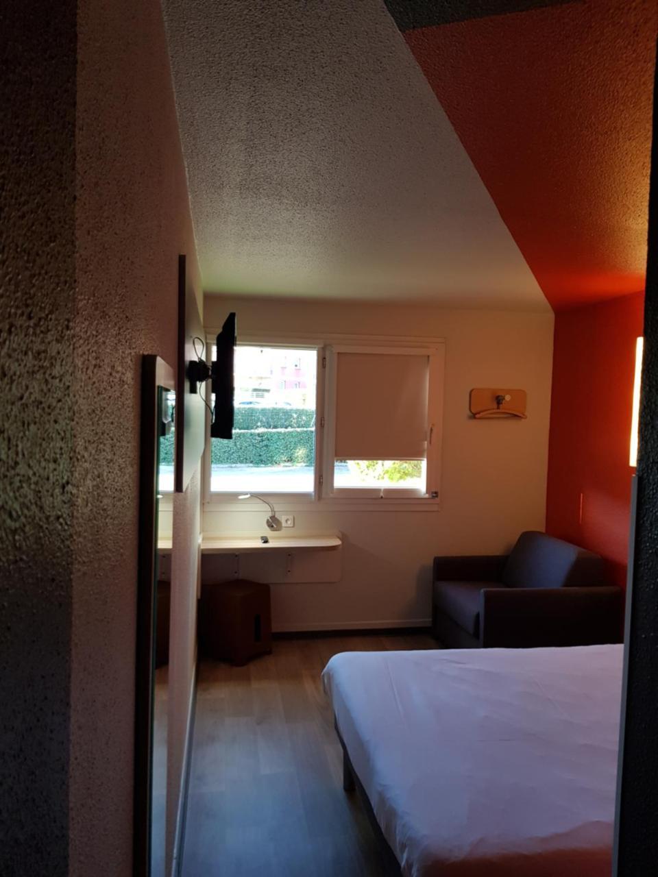 Ibis Budget Saint Christol Les Ales מראה חיצוני תמונה